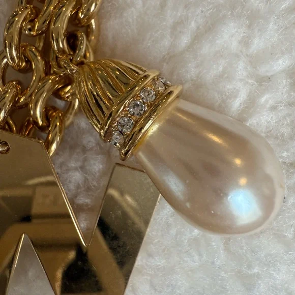 GIVENCHY - Picture 6 of 13